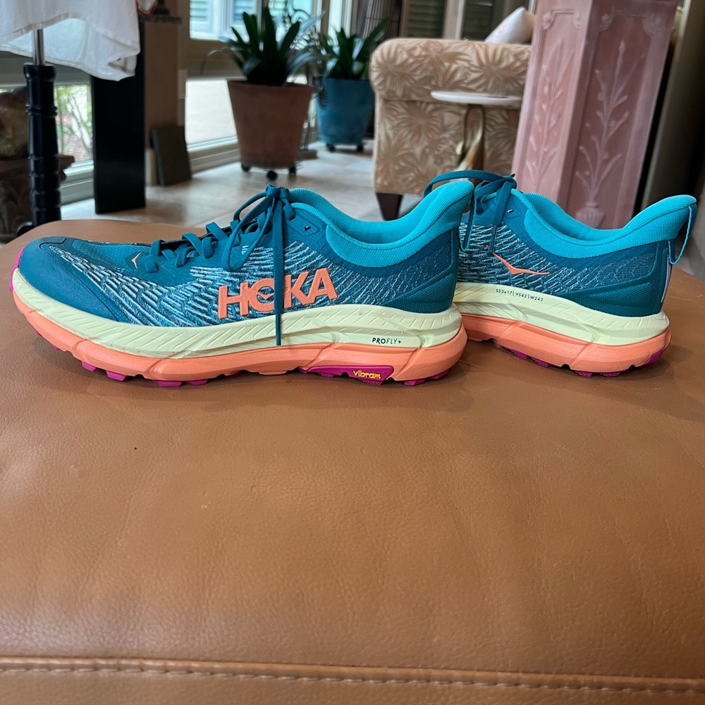 Hoka profly women’s running shoes with Vibram technology, size 11.